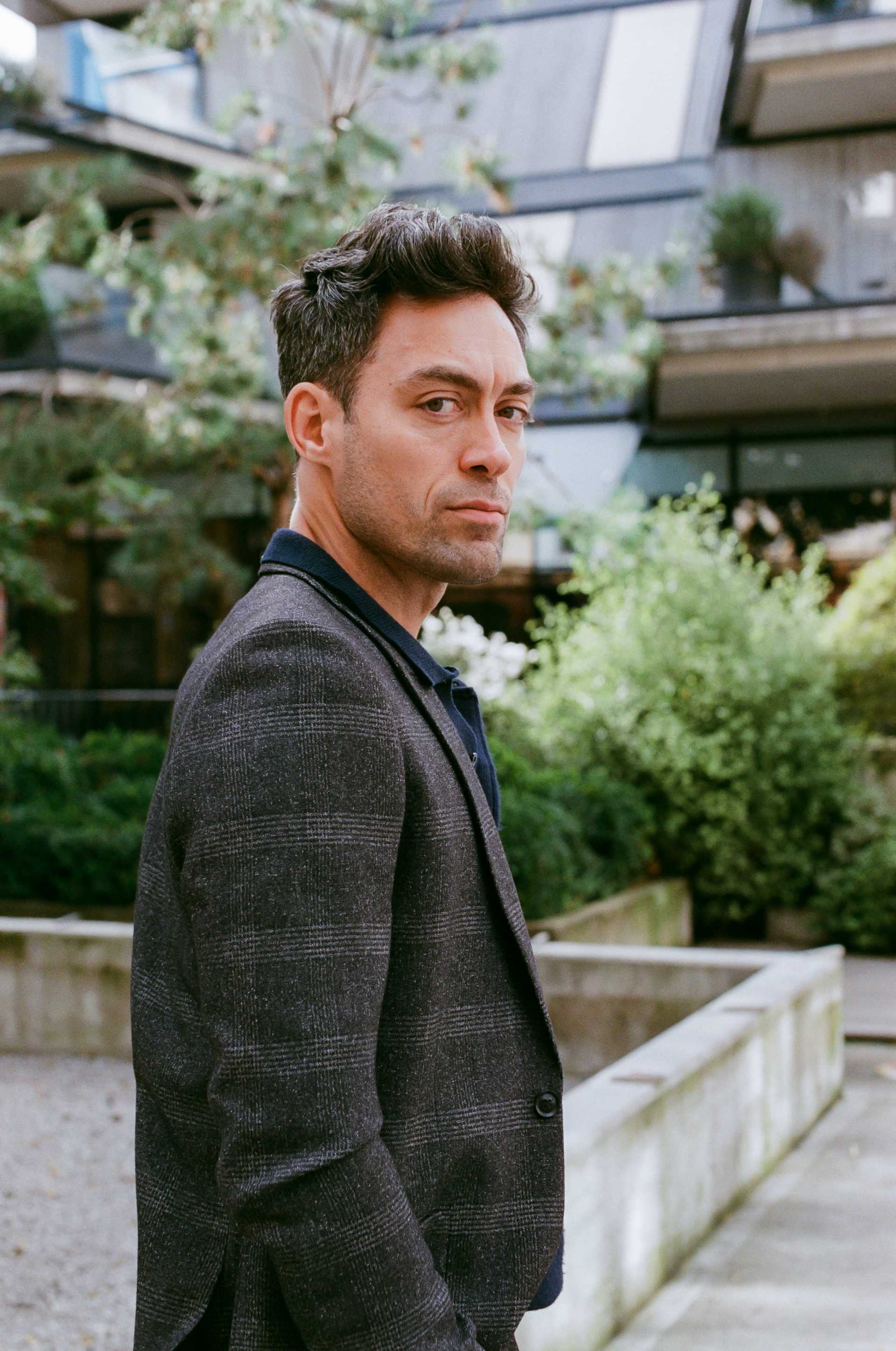 Alex Hassell: 