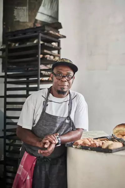 Alberto Gonz&aacute;lez in his bakery
