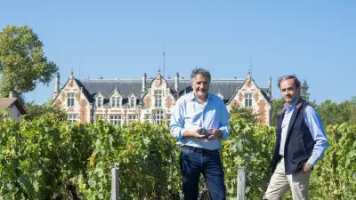 Tristan Le Lous with Ch&acirc;teau Cantenac Brown winemaker Jos&eacute; Sanfins
