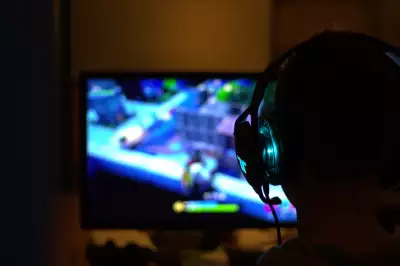 Man gaming Man gaming