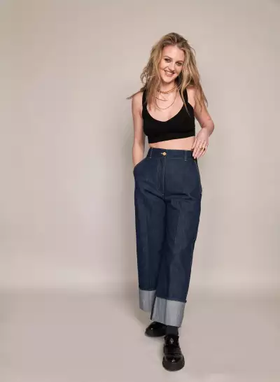Lara Peake Lara Peake