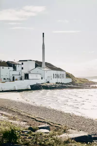 Bowmore distillery