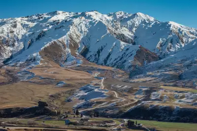 Crown Range of mountains between Queenstown and Wanaka Crown Range of mountains between Queenstown and Wanaka