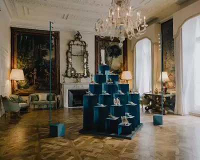 Italian Embassy on Grosvenor Square, which hosted a Malone Souliers