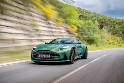 Aston Martin DB12