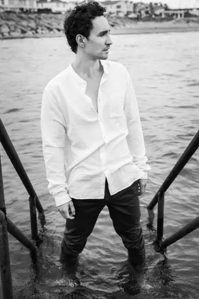 Robert Sheehan Robert Sheehan