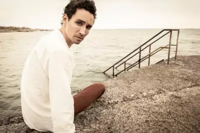 Robert Sheehan Robert Sheehan