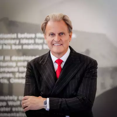 Simon Wolf