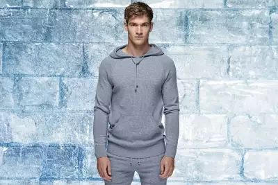 Model wearing Ron Dorff