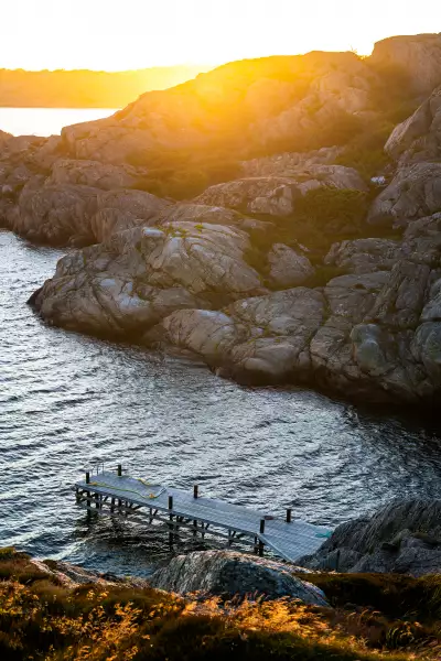 A view of a pier from the bluff above Bryggvingen