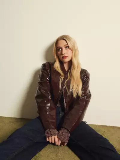 Alyvia Alyn Lind