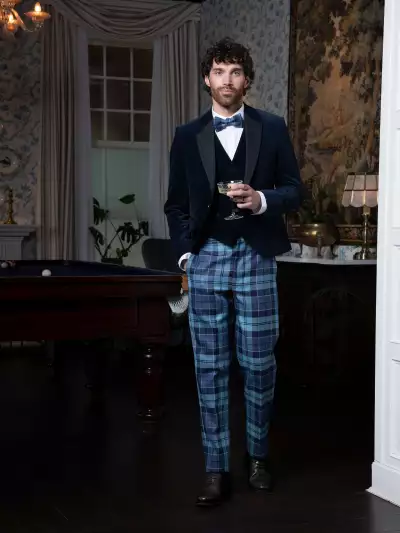 Model wears MacGregor and MacDuff