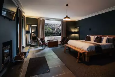 Ynyshir bedroom