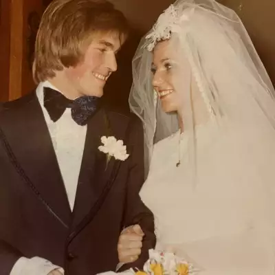 Dalglish marries Marina on her birthday at Glasgow Netherlee Church
