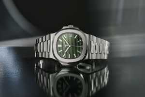 Patek Philippe Nautilus 5711/1A-014 olive green dial