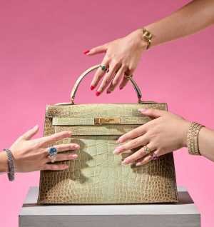 A rare Hermès Vert Céladon Himalaya Kelly 32 Estimate: £60,000 - £80,000 A rare Hermès Vert Céladon Himalaya Kelly 32 Estimate: £60,000 - £80,000