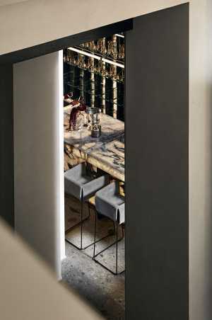 Henge’s Air Bar crafted from Siberian stone Henge’s Air Bar crafted from Siberian stone