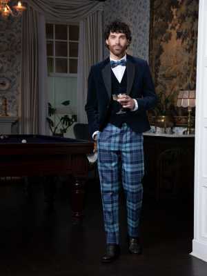 Model wears MacGregor and MacDuff