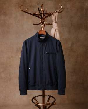 Model wearing Lica Faloni City Jacket