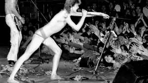 Mick Ronson and David Bowie in concert in Japan, 1973