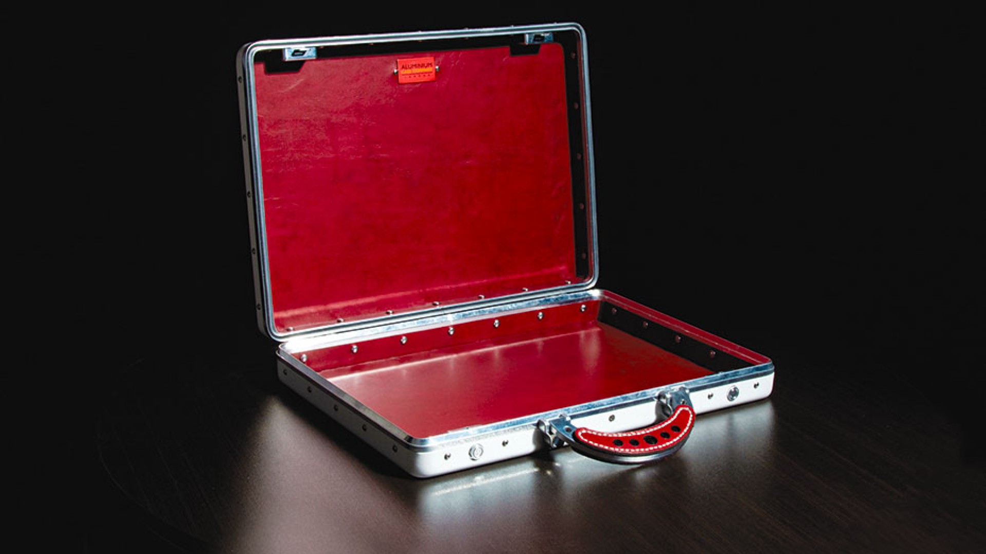Unique briefcases from The Aluminium Case Company Square Mile