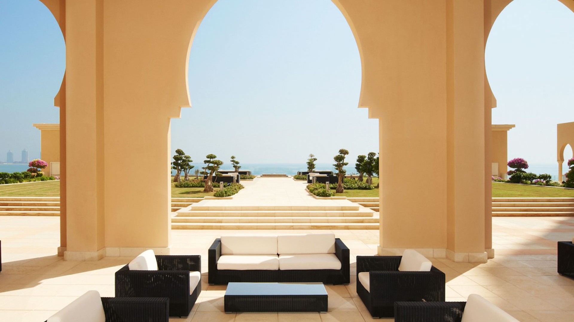 Sarab lounge at the St Regis Sarab lounge at the St Regis