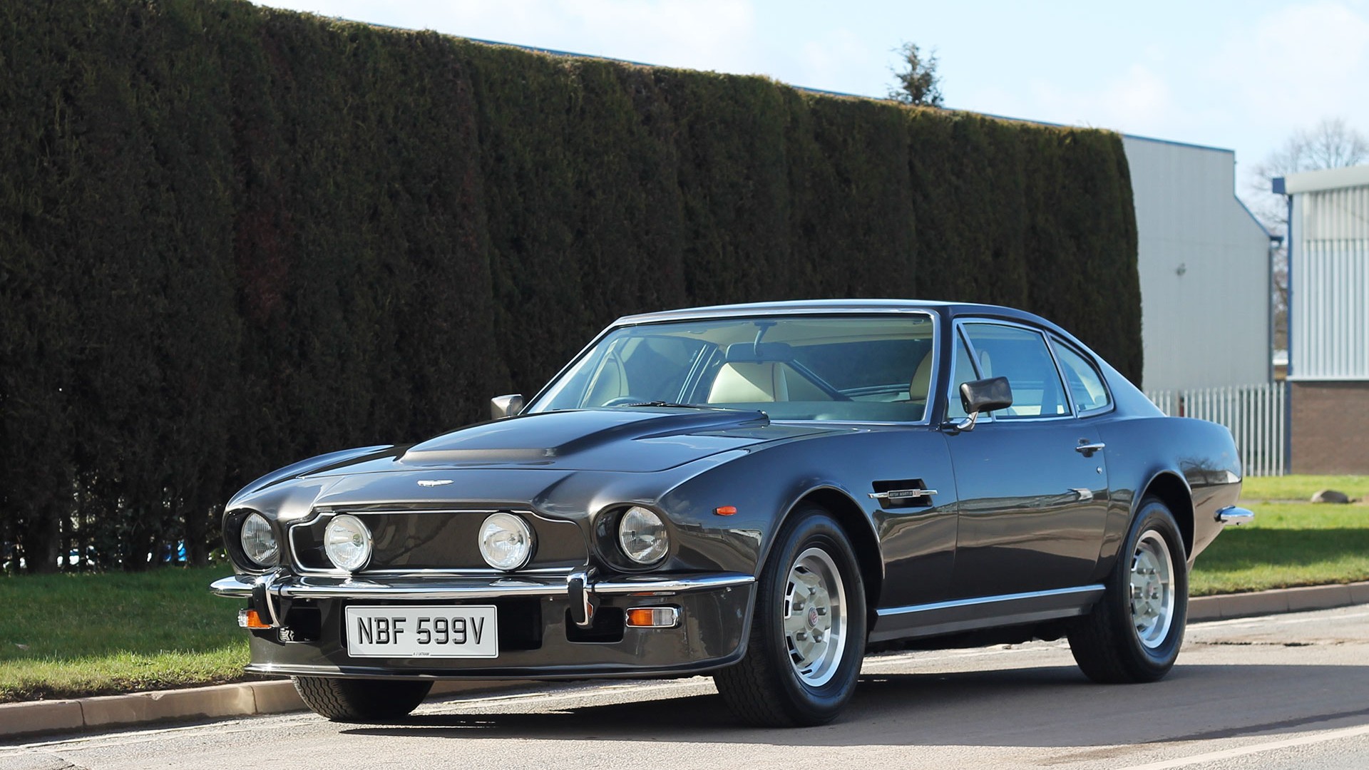 Aston Martin V8 Aston Martin V8