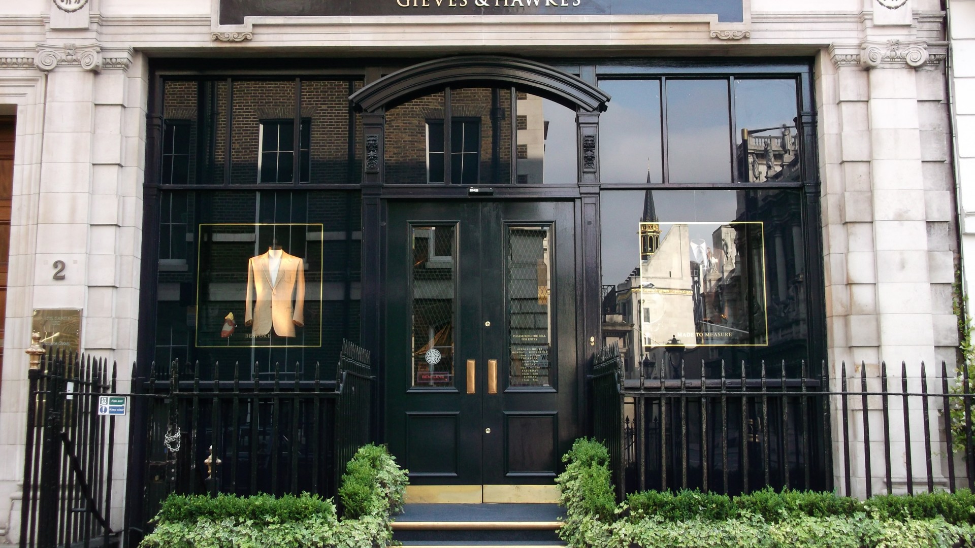 Gieves & Hawkes, 1 Savile Row, W1S 3JR Gieves & Hawkes, 1 Savile Row, W1S 3JR