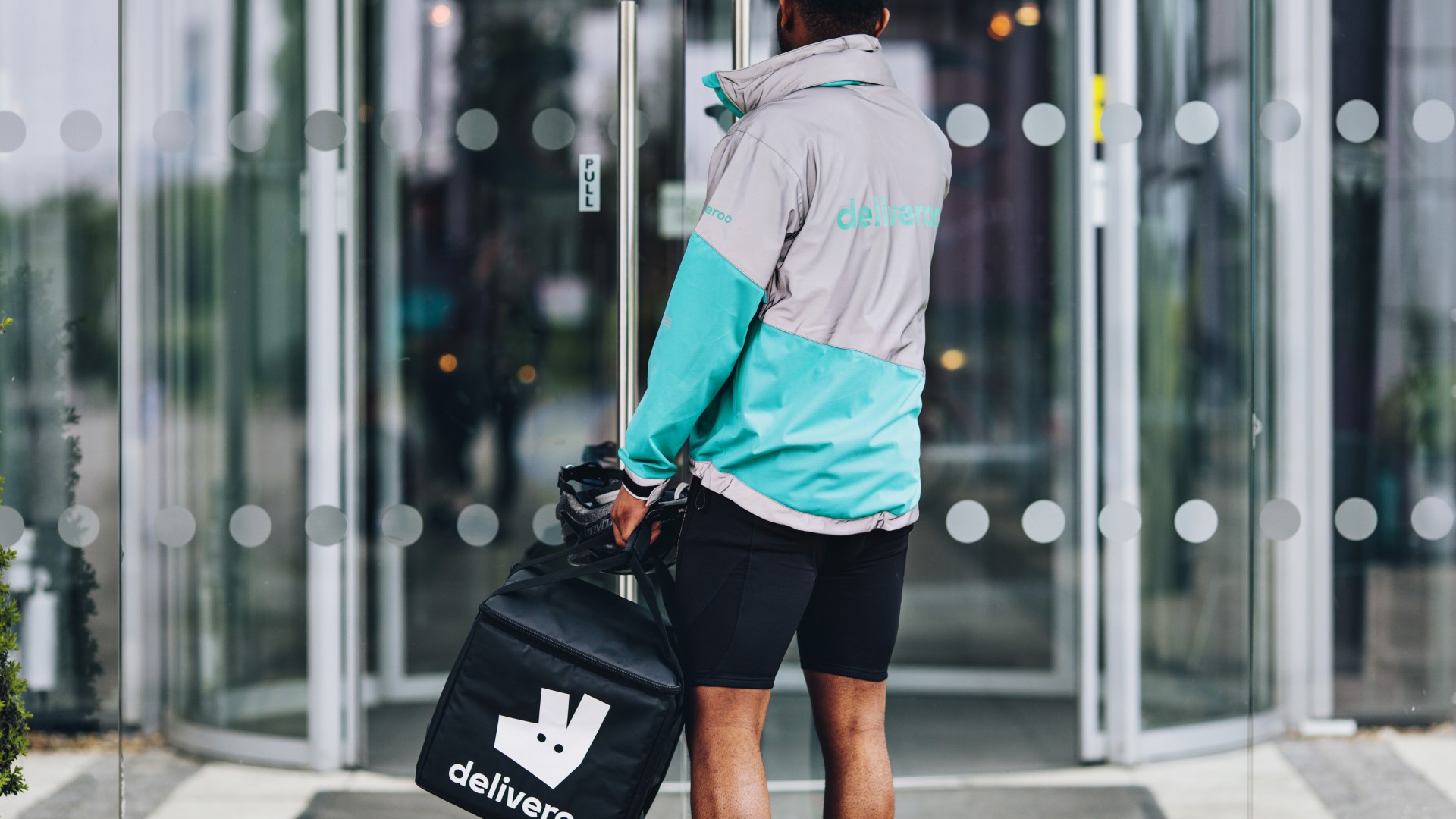 Deliveroo delivery service Deliveroo delivery service