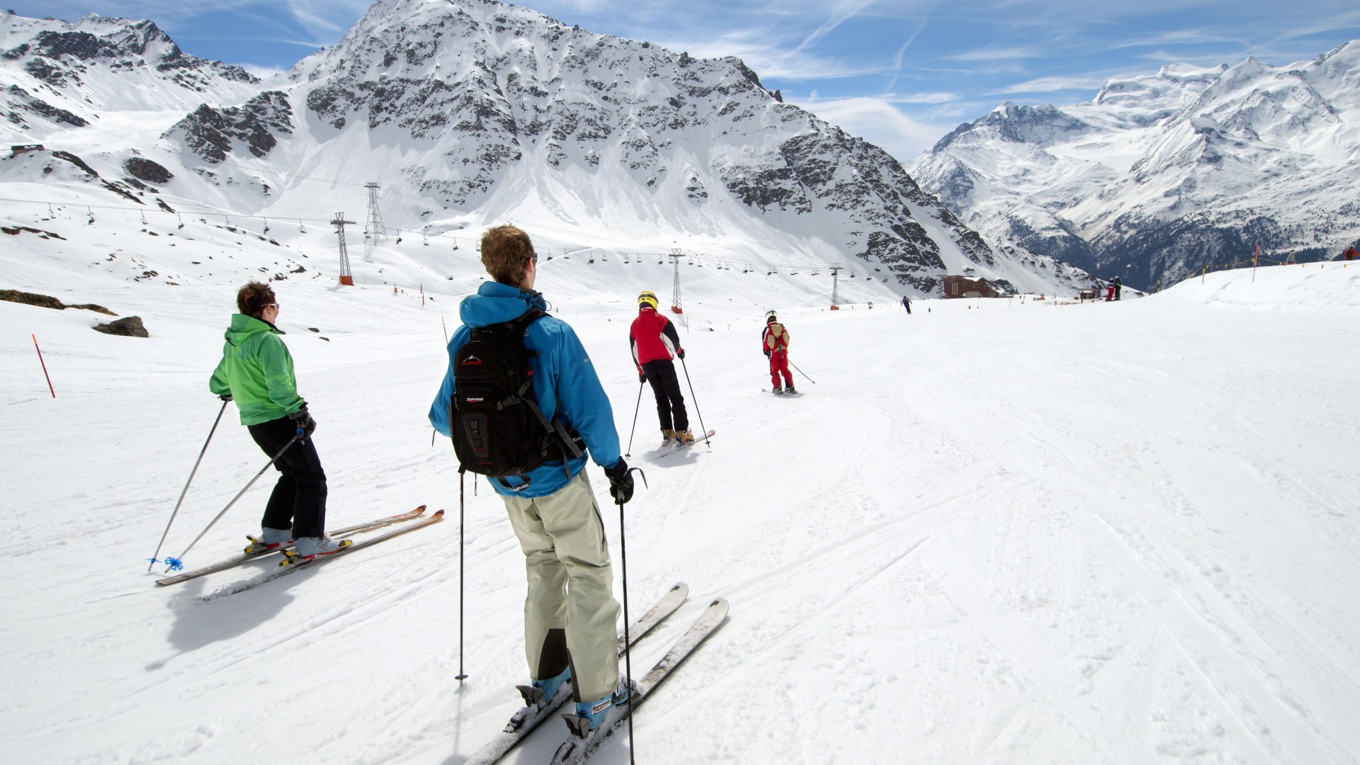 Ski in the mountains. Вербье Швейцария. Швейцария Вербье горы. Швейцария горнолыжный курорт Verbier. Швейцария Альпы горнолыжка.