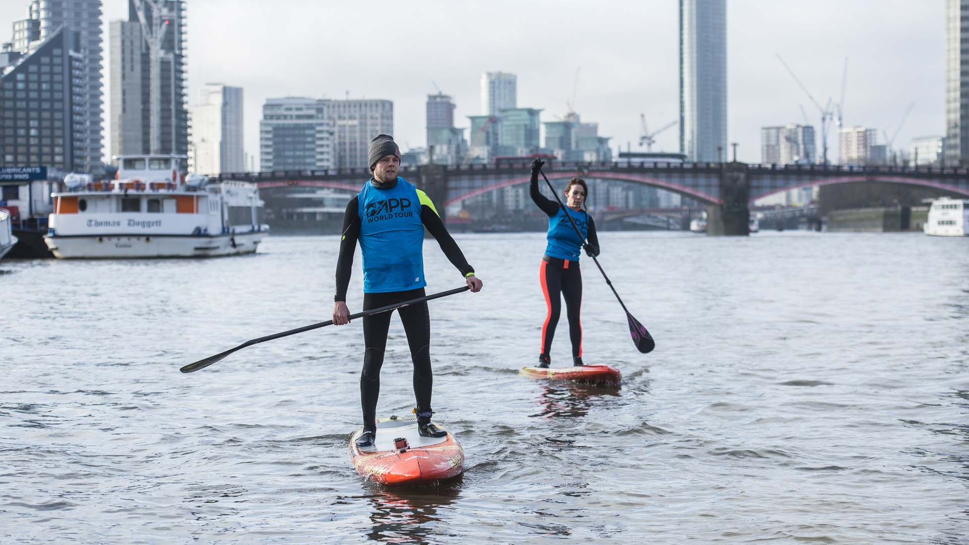 Standup paddle boarding in London Square Mile