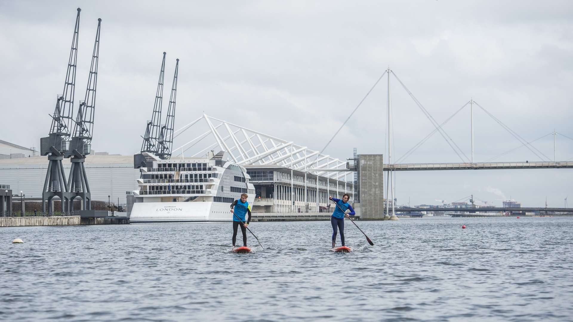 Standup paddle boarding in London Square Mile