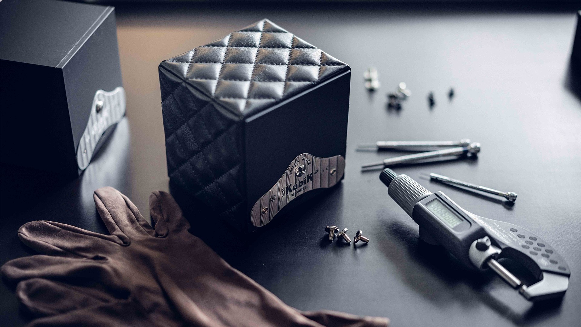 Brand Watch Swiss KubiK Square Mile