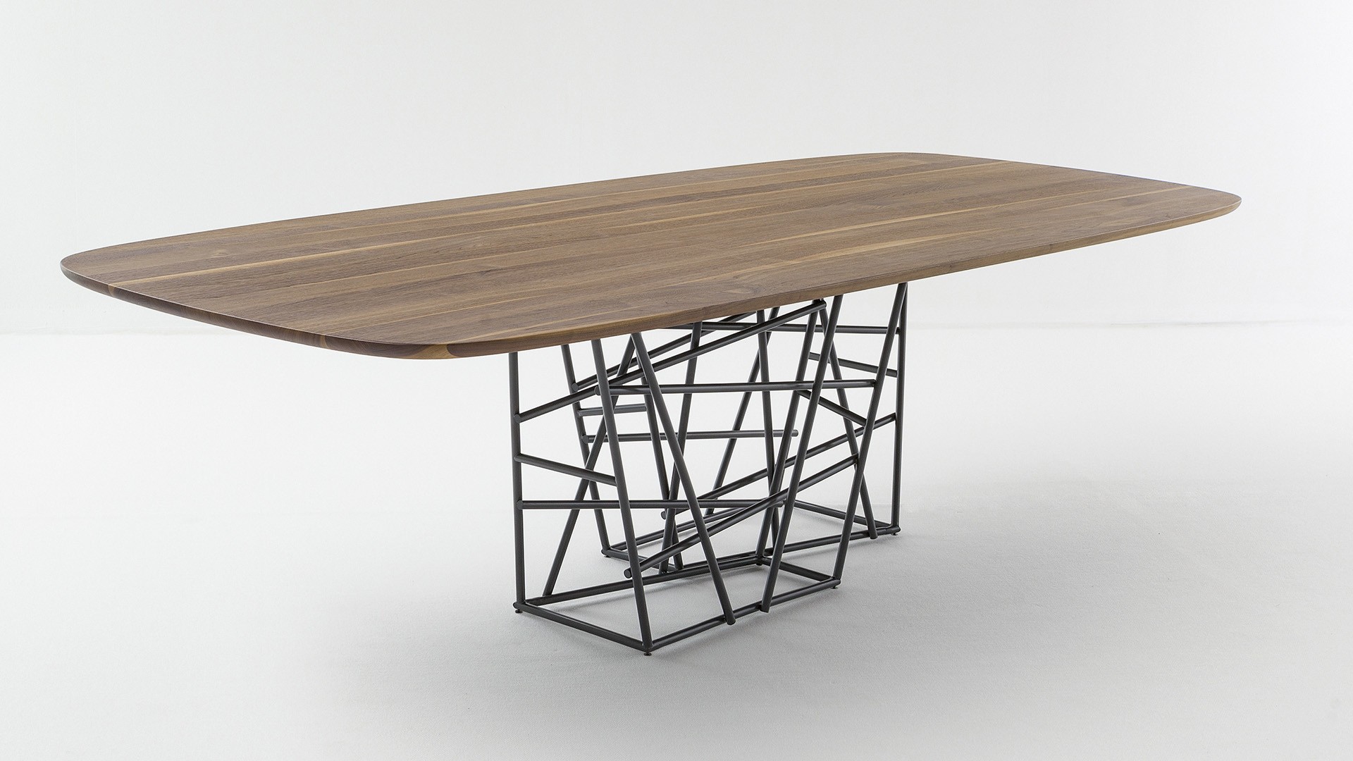 Tangle dining table by Bonaldo Tangle dining table by Bonaldo