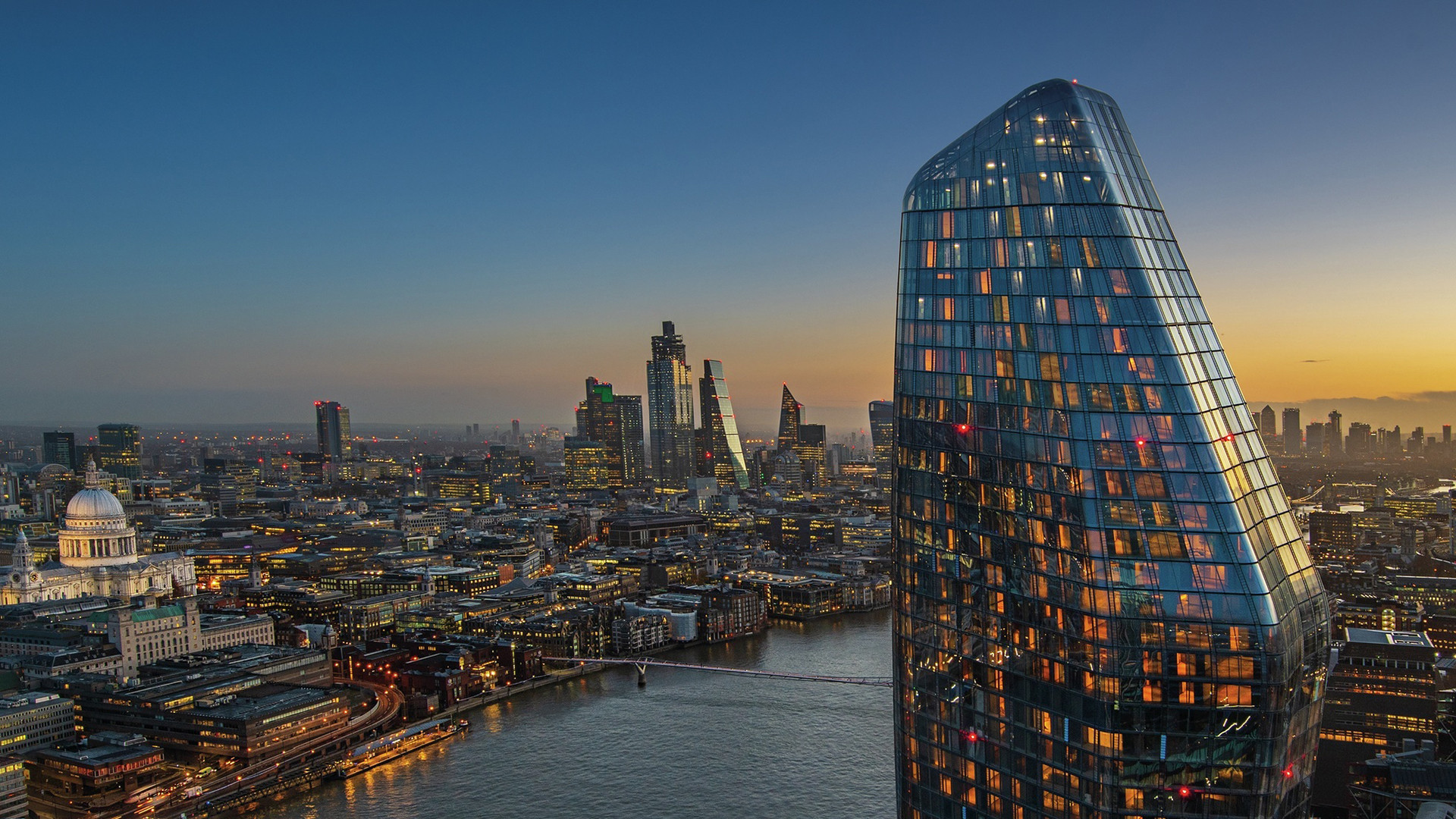 A Stylish Scandinavian Attic Apartment - The Nordroom - Scandinavian Apartment With Penthouse View And Cityscape