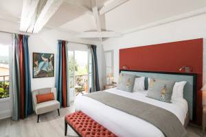 Hotel Byblos room
