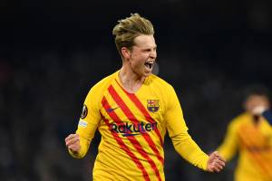Frenkie de Jong of FC Barcelona celebrates after scoring their team's second goal during the UEFA Europa League Knockout Round Play-Offs Leg Two match between SSC Napoli and FC Barcelona at Stadio Diego Armando Maradona on February 24, 2022 in Naples