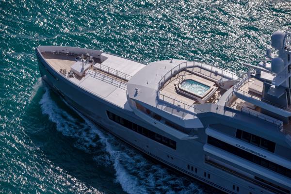 Cloudbreak superyacht to charter