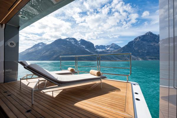 Cloudbreak superyacht to charter