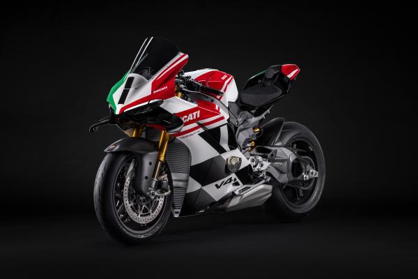 Ducati Panigale V4 Tricolore 1