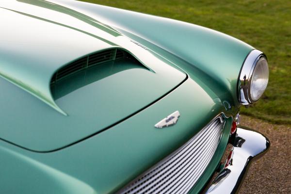 Aston Martin DB4 Series II details