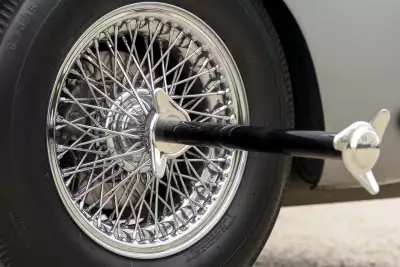 Aston Martin Goldfinger DB5 Continuation