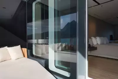 Cloudbreak superyacht to charter