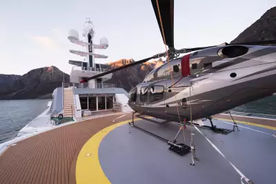 Cloudbreak superyacht to charter