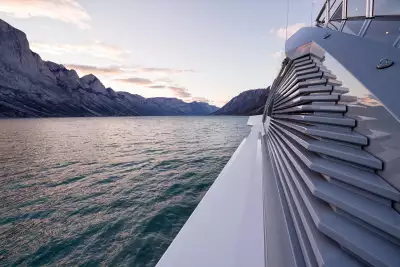 Cloudbreak superyacht to charter