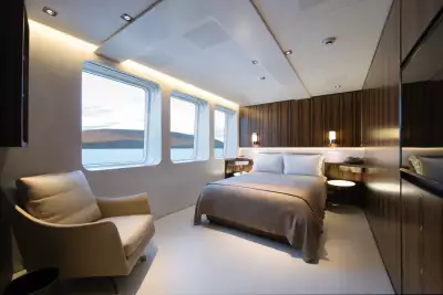 Cloudbreak superyacht to charter
