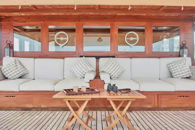 Mischief yacht for charter