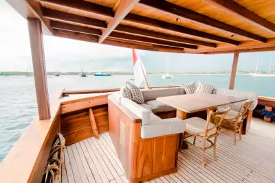 Mischief yacht for charter