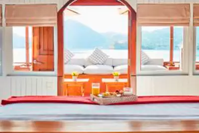 Mischief yacht for charter
