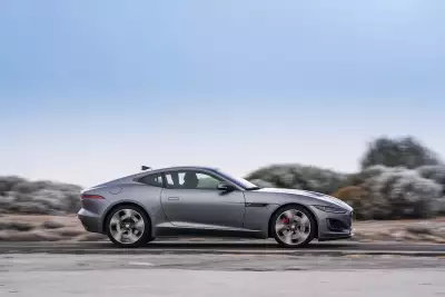 Jaguar F-TYPE P300 Coupé RWD in Eiger Grey
